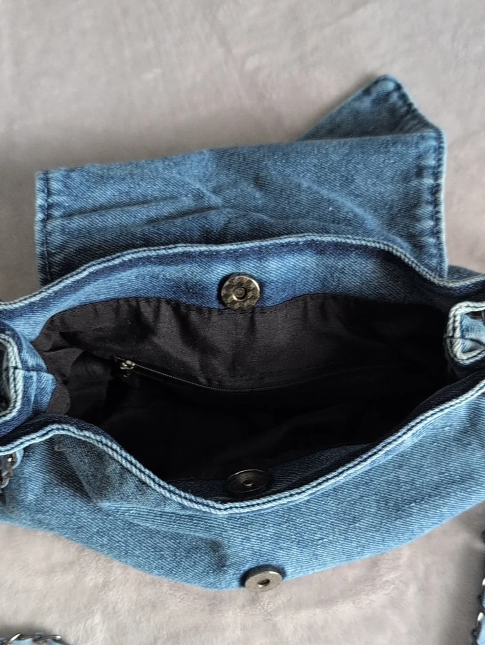 Denim Shoulder Bag with Chain Strap - Blue